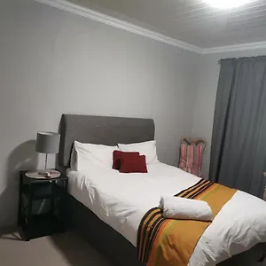 Bed & Breakfast Maseyi On 8, Cape Town